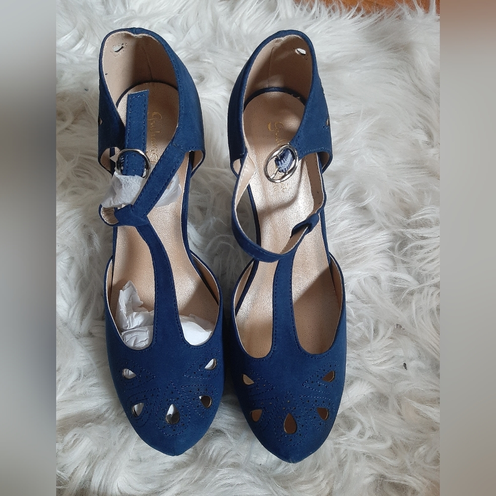 NEVER WORN Graham Street blue suede t-strap heels